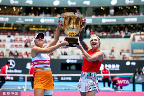 他们盼望着 他们盼望着